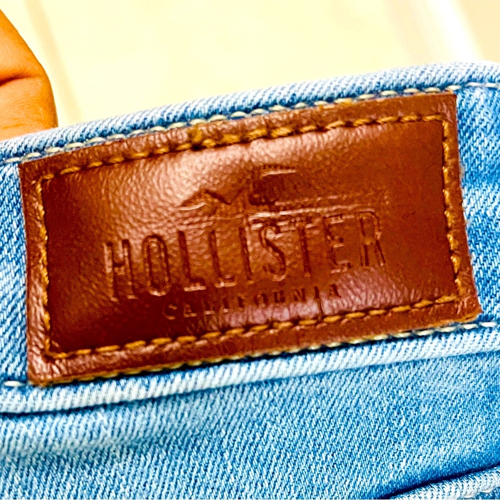 Hollister Mid-rise supper skinny ripped jeans young women / teenager, w25 L24